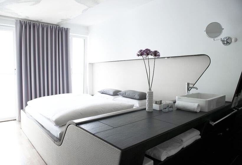 Standardzimmer, Q! Berlin