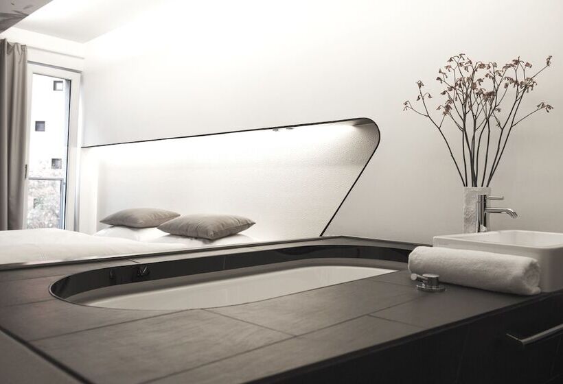 Standardzimmer, Q! Berlin