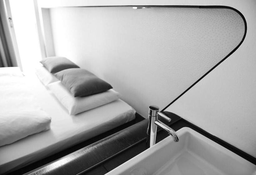 Standardzimmer, Q! Berlin