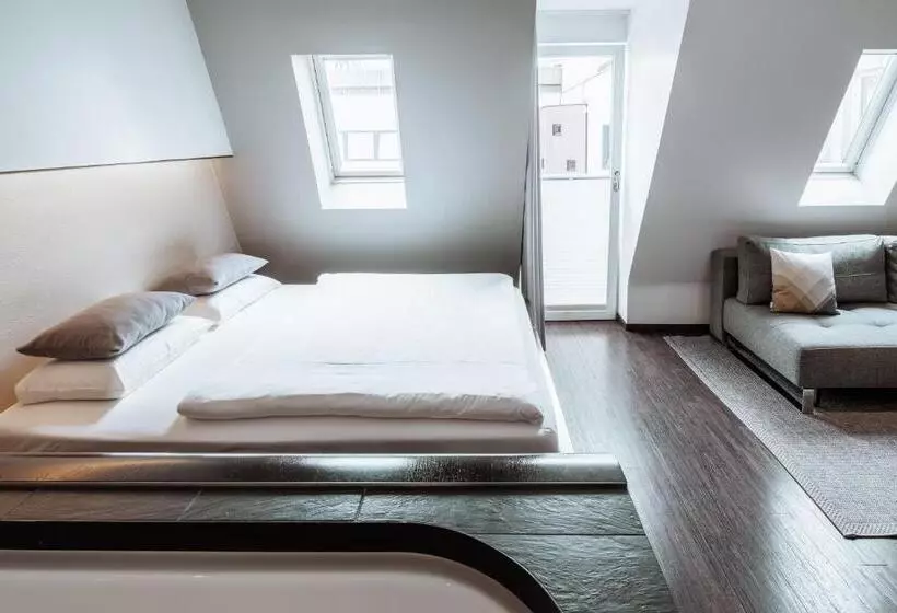 Standard Studio, Q! Berlin
