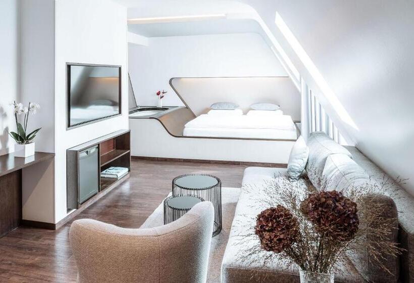 Standard Studio, Q! Berlin