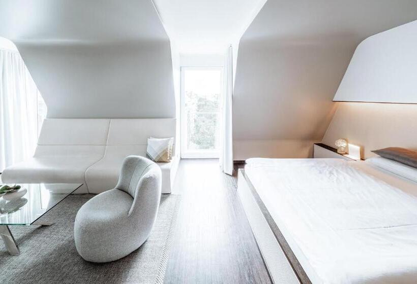 Standard Studio, Q! Berlin