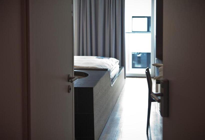 Standardzimmer, Q! Berlin