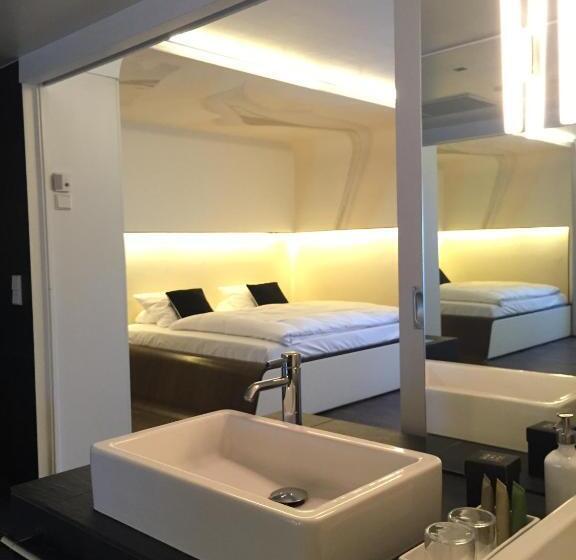 1 Schlafzimmer Penthouse Apartment, Q! Berlin