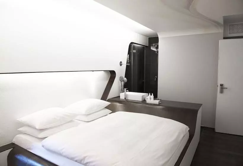 Standardzimmer, Q! Berlin