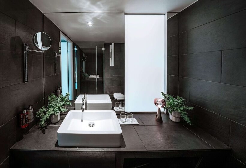 Standardeinzelzimmer, Q! Berlin