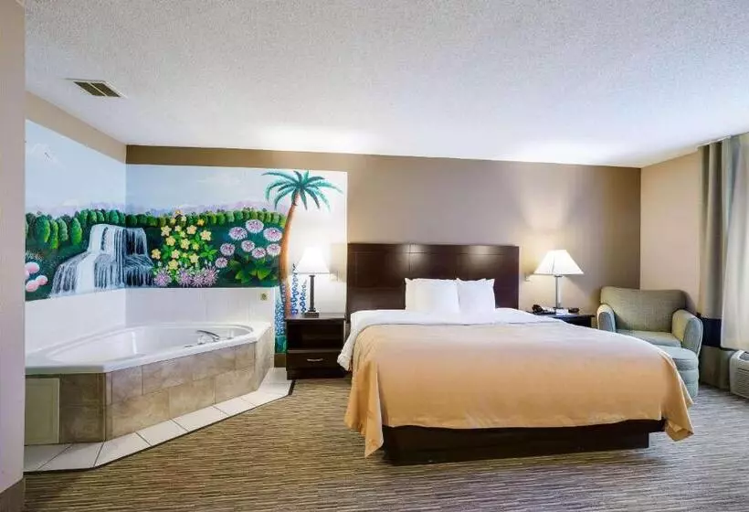 Sviitti Poreallas, Quality Inn I70 Near Kansas Speedway