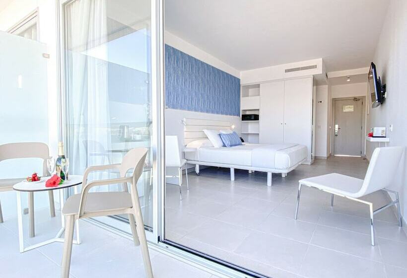 プールビューのプレミアムルーム, Reverence Life