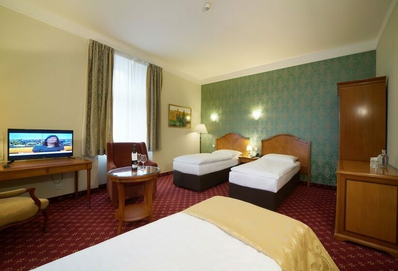 Quarto Quádruplo Estandar, St George   Czech Leading Hotels