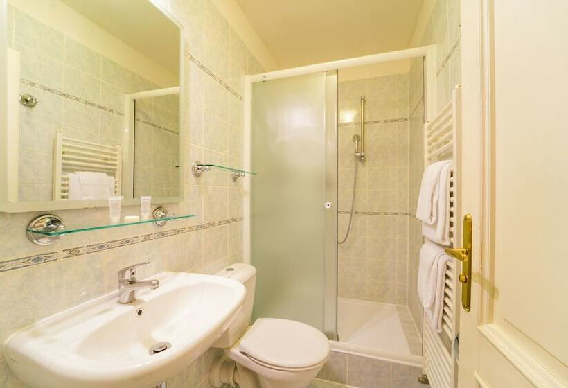 Quarto Quádruplo Estandar, St George   Czech Leading Hotels