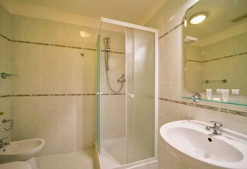 Standard Neljän Hengen Huone, St George Czech Leading Hotels