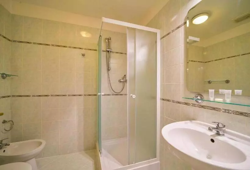 Standard Kolmen Hengen Huone, St George Czech Leading Hotels