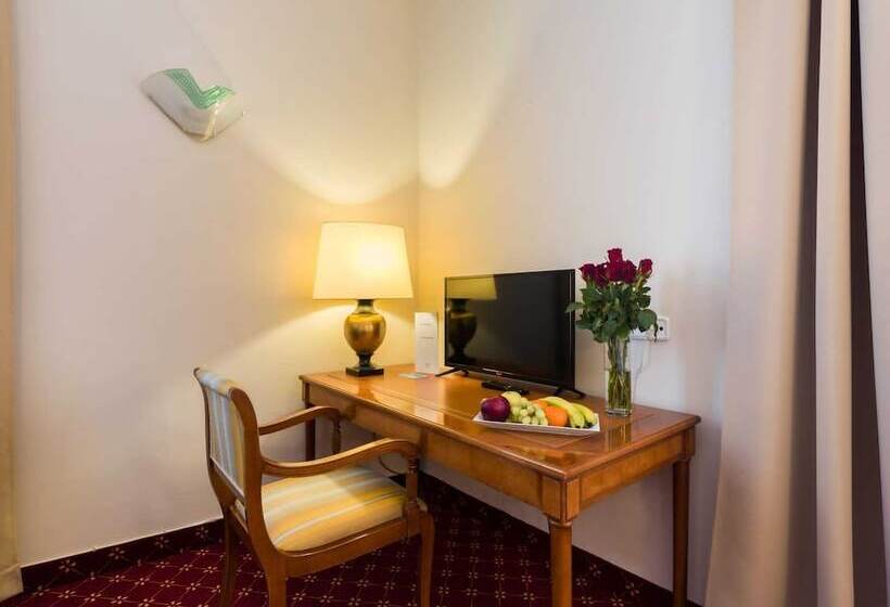 Quarto Triplo Estandar, St George   Czech Leading Hotels