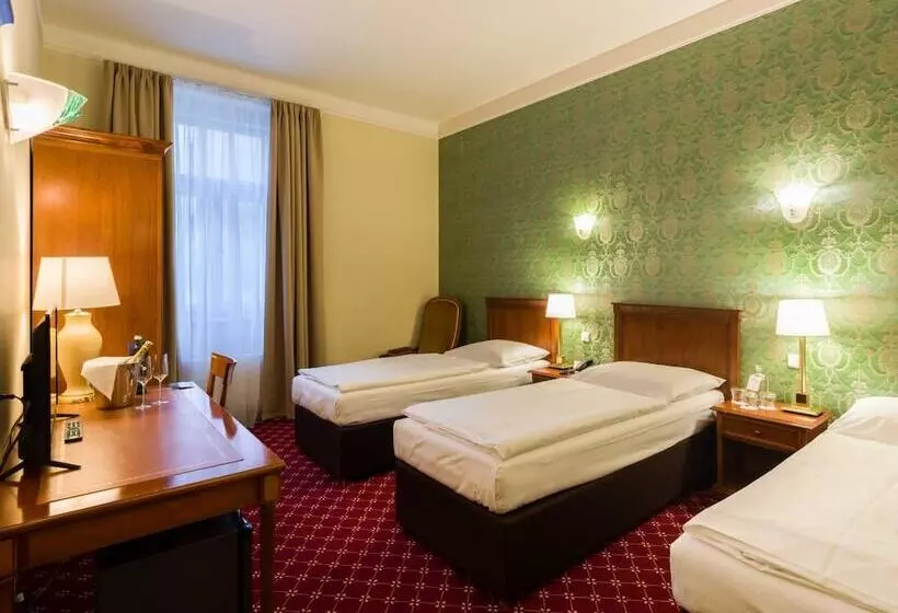 Standard Kolmen Hengen Huone, St George Czech Leading Hotels
