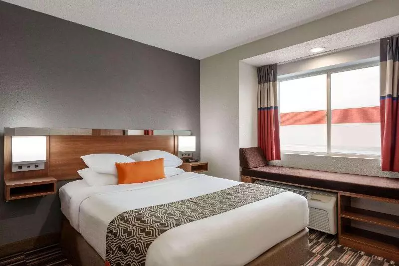 اتاق استاندارد با تخت بزرگ, Sun Peaks Grand Hotel & Conference Centre