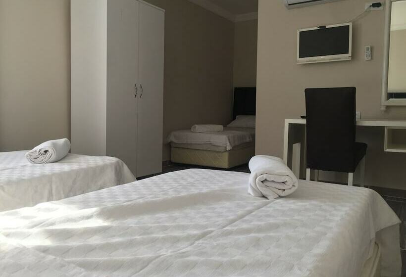 غرفة عائلية, Rivera