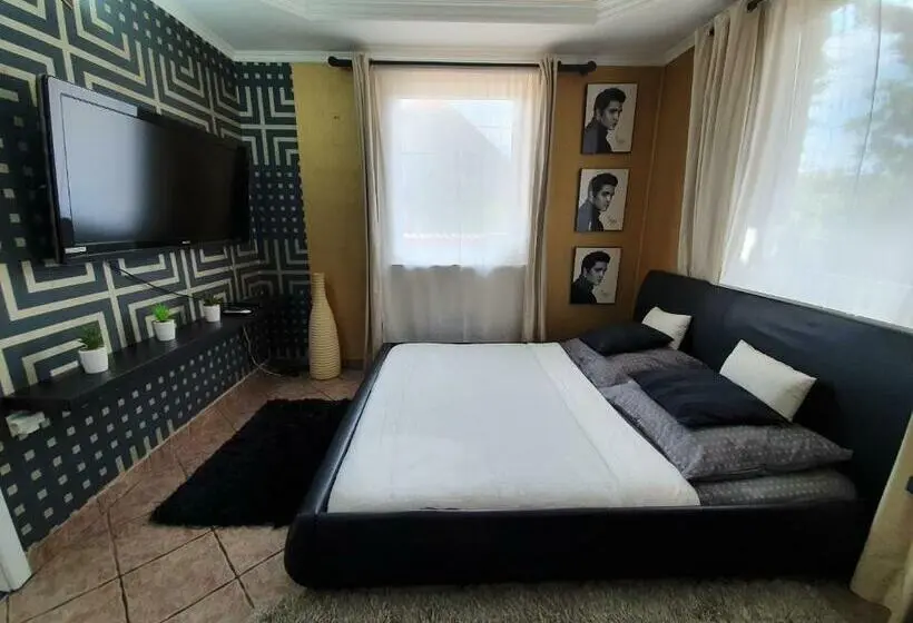 デラックスルーム, Airport Luxury Apartman 42