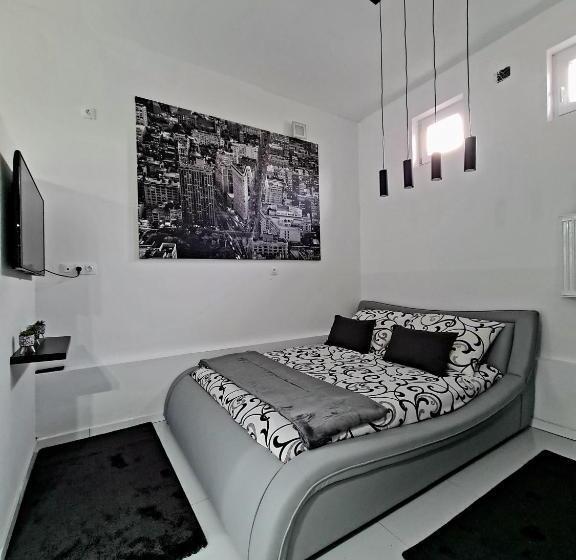 آپارتمان 1 خوابه, Airport Luxury Apartman 42