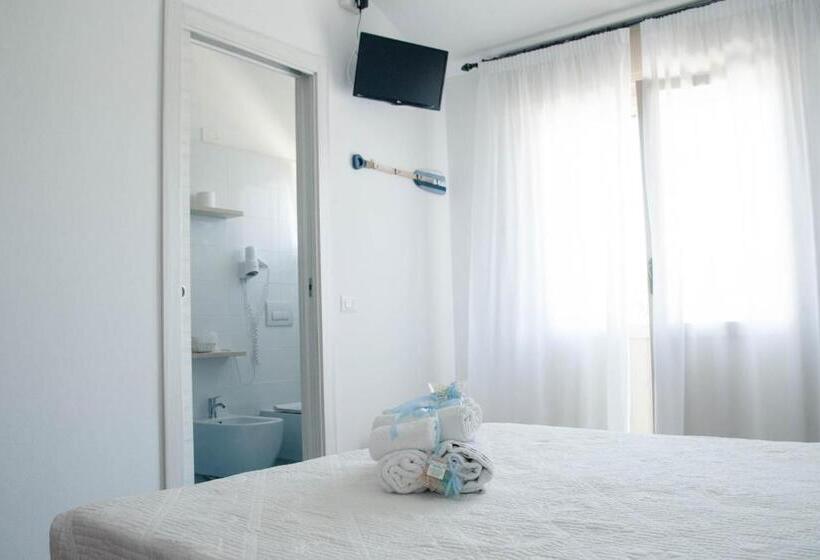 חדר סטנדרט צדדי נוף לים, Albergo Medusa