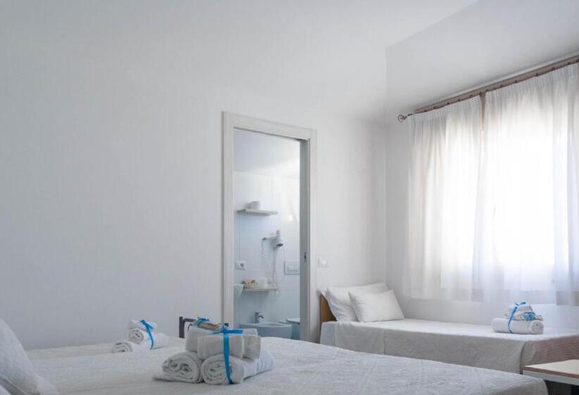 חדר סטנדרט לשלושה, Albergo Medusa