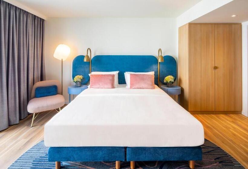 高级工作室, Capri By Fraser Leipzig