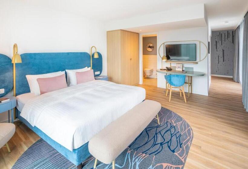 高级工作室, Capri By Fraser Leipzig