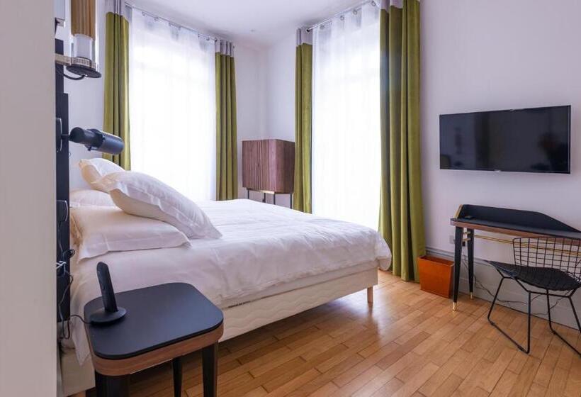 Номер Superior, Mille Pas