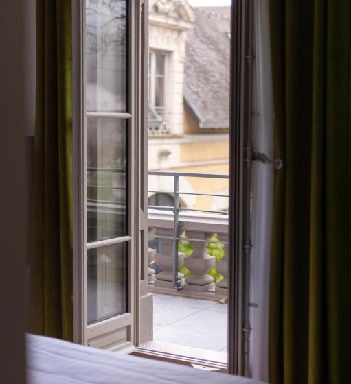 Номер Superior, Mille Pas