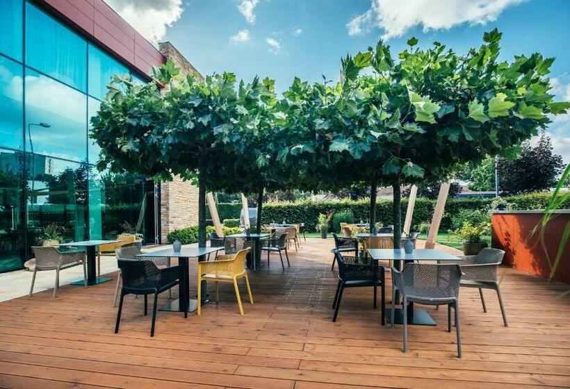 غرفة قياسية, Pierre