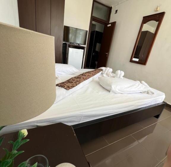 Quarto Estandar, Complex Mamaia Histria