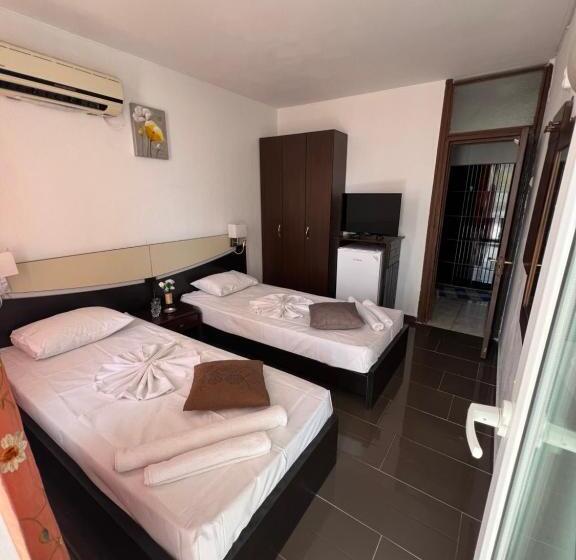 Quarto Estandar, Complex Mamaia Histria