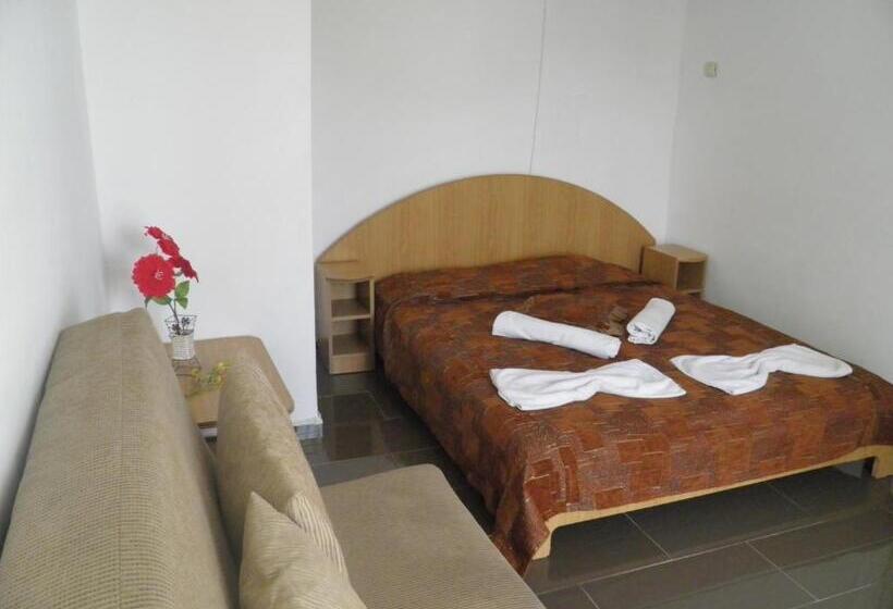 Quarto Triplo Estandar, Complex Mamaia Histria