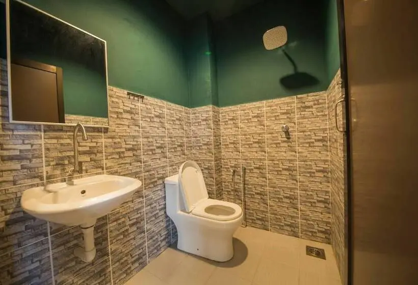 ファミリールーム, Room V Jalan Jenang