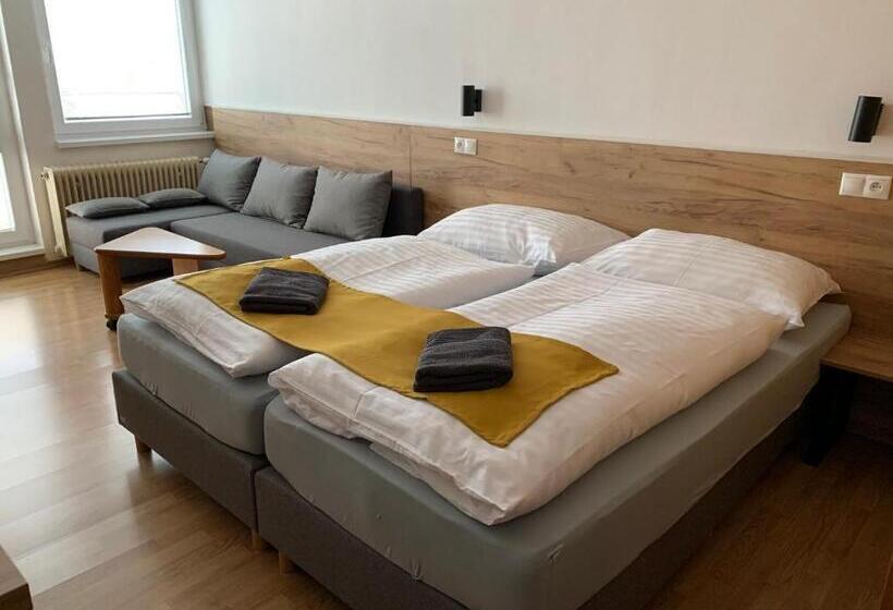 标准间带阳台, Penzión Mado I