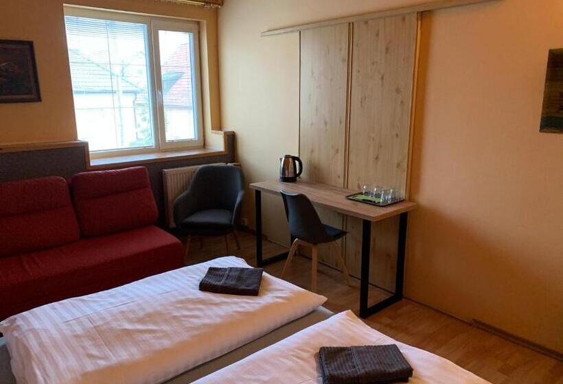 家庭间, Penzión Mado I