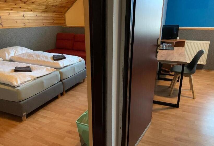 家庭间, Penzión Mado I