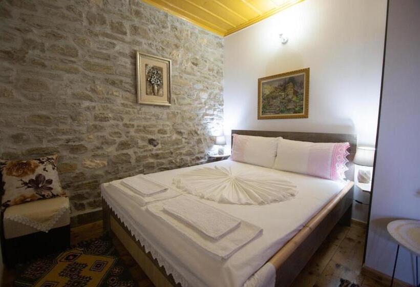Трехместный Номер Стандарт Вид на Сад, The Mosaic House   Shtepia Me Mozaik