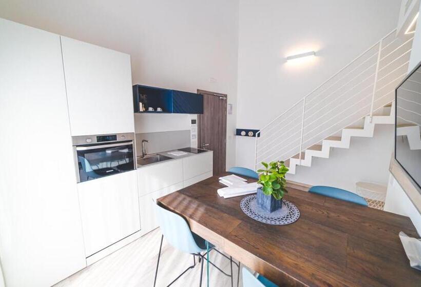 １ベッドルームドゥプレックスアパートメント, Albamarina Residence