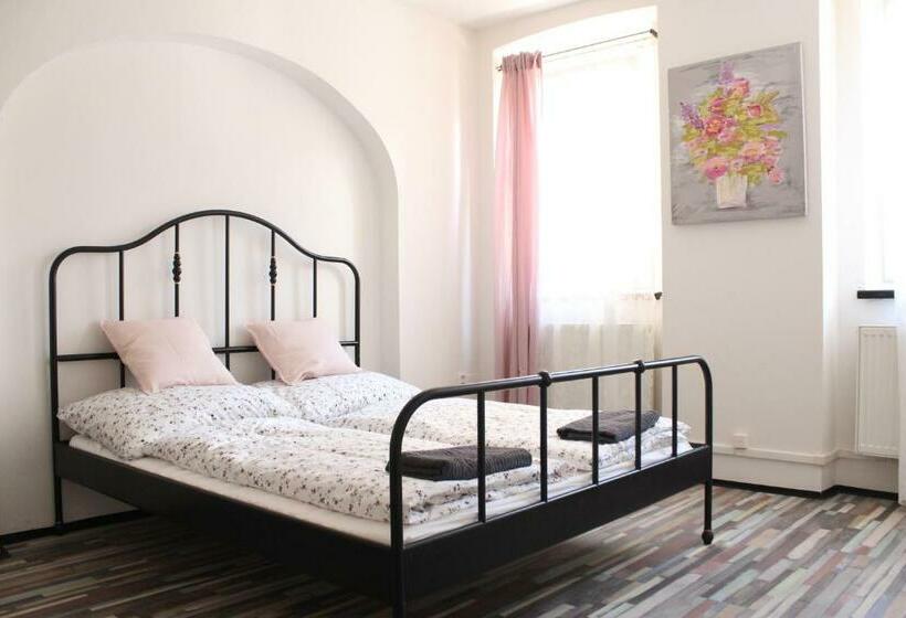 バス共有のスタンダードルーム, Schrott Bed&beer