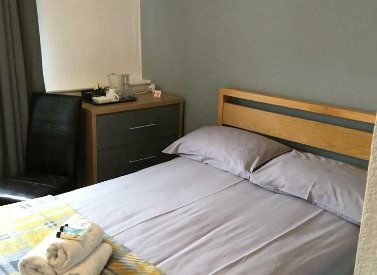 이코노미 룸, Oak Alyn