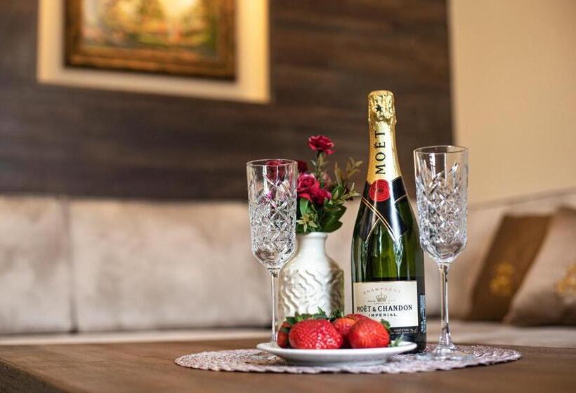 침실 1개 테라스 아파트, Antique Free Private Parking