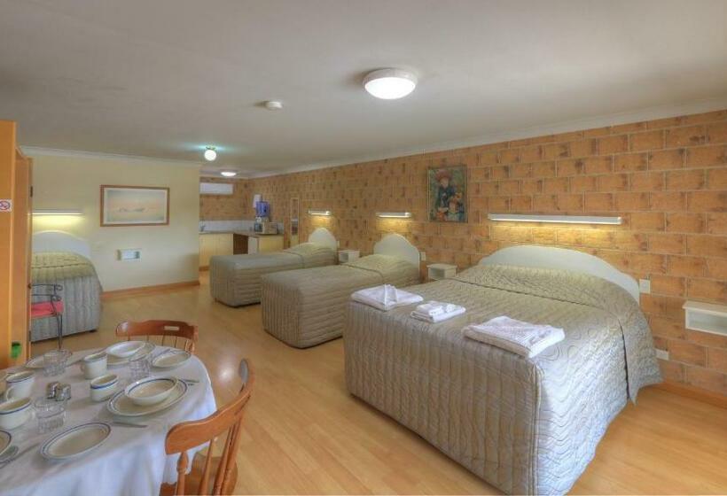 סוויטה משפחתית, Golfers Inn