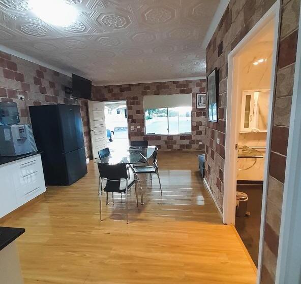 דירת שני חדרים, Golfers Inn