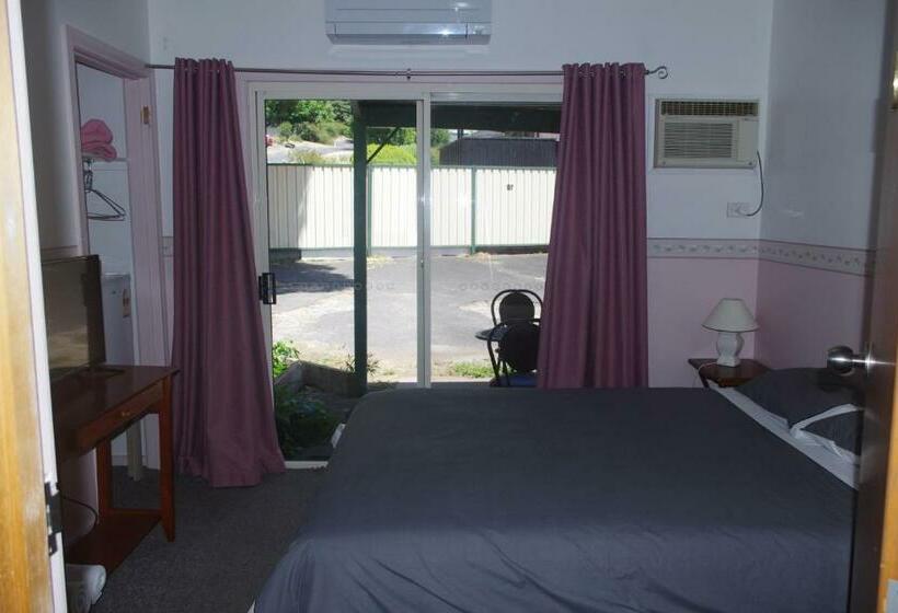 Номер Стандарт, The Grand Halls Gap