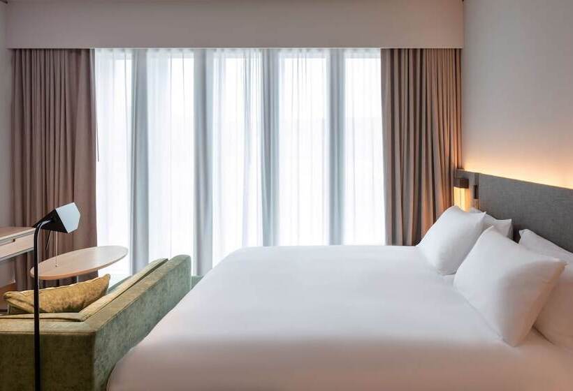 اتاق دلوکس با چشم‌انداز پارک, Hyatt Regency Zurich Airport Circle
