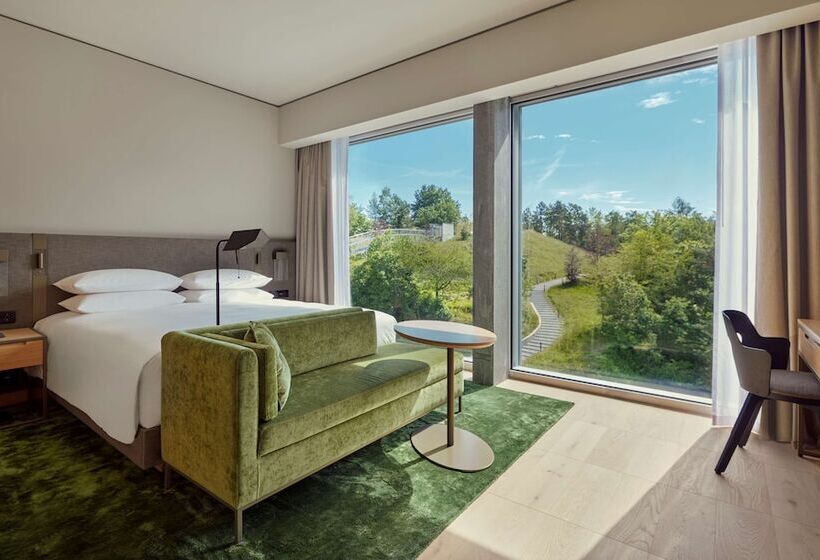 اتاق دلوکس با چشم‌انداز پارک, Hyatt Regency Zurich Airport Circle