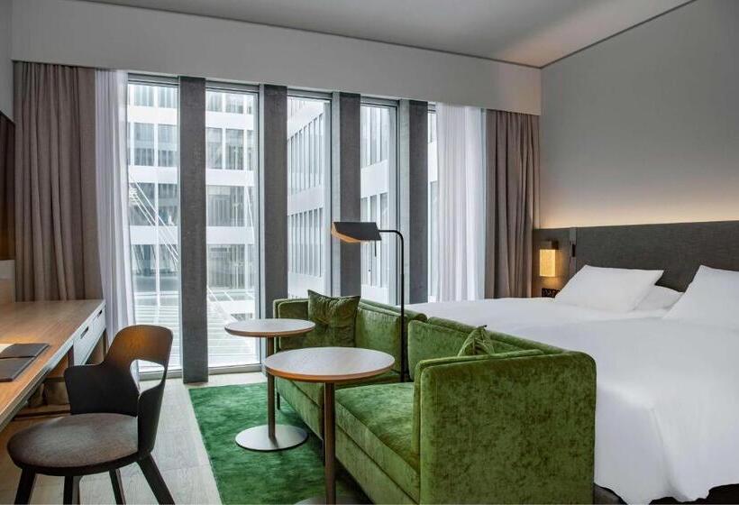 Camera Standard, Hyatt Regency Zurich Airport Circle