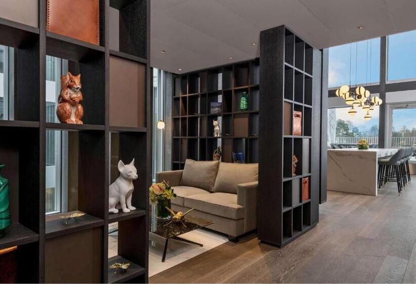 Camera Club, Hyatt Regency Zurich Airport Circle