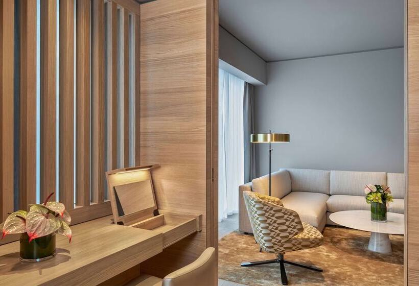 Suite, Hyatt Regency Zurich Airport Circle