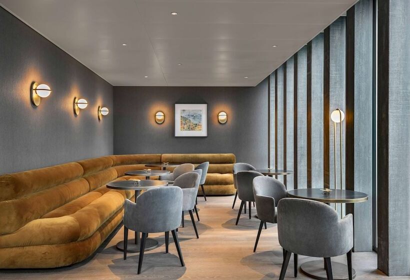 اتاق کلاب, Hyatt Regency Zurich Airport Circle